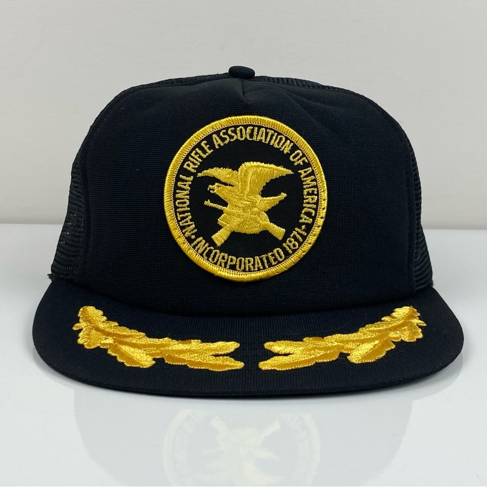 Vintage NRA Black & Gold Embroidered Logo Mesh Trucker Snapback Hat USA 90’s